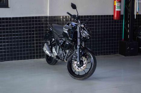 YAMAHA FZ 15 Fazer ABS, Foto 1