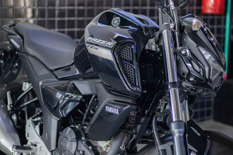 YAMAHA FZ 15 Fazer ABS, Foto 3