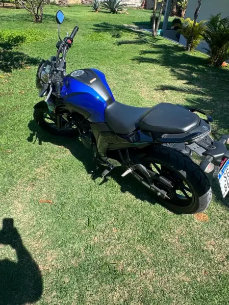 YAMAHA FZ6 Fazer 600 S, Foto 2