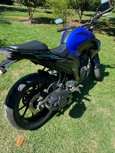 YAMAHA FZ6 Fazer 600 S, Foto 3