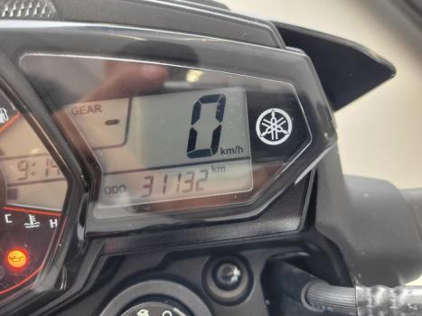 YAMAHA MT-03 300 ABS, Foto 6