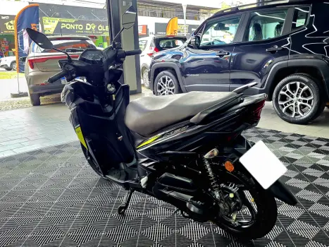 YAMAHA Neo UBS 125 , Foto 3
