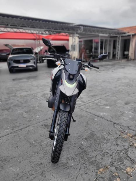 YAMAHA XTZ 250 LANDER, Foto 2