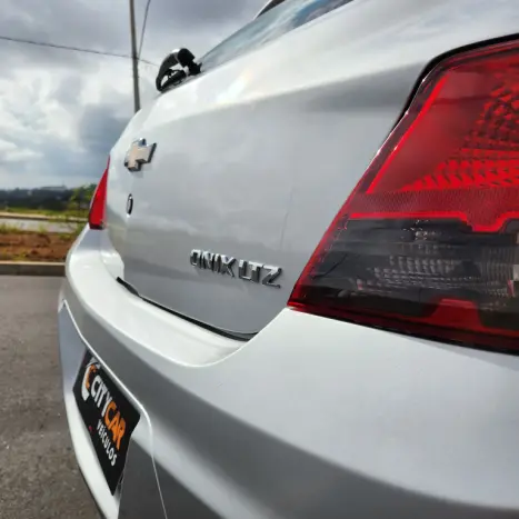 CHEVROLET Onix Hatch 1.4 4P FLEX LTZ, Foto 15