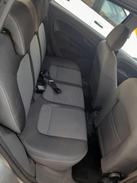 FIAT Punto 1.6 16V 4P ESSENCE FLEX, Foto 8