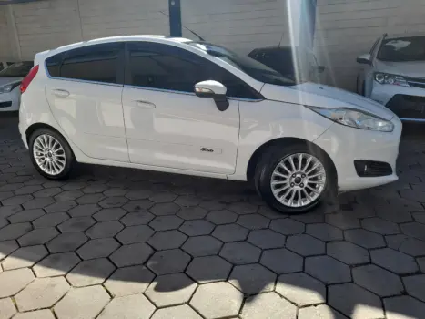 FORD Fiesta Hatch 1.6 4P FLEX TITANIUM POWERSHIFT AUTOMTICO, Foto 4