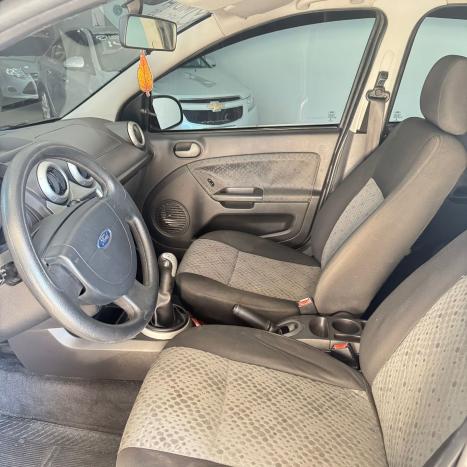 FORD Fiesta Hatch 1.6, Foto 5