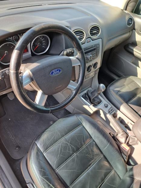 FORD Focus Hatch 1.6 4P, Foto 9