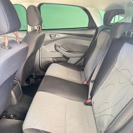 FORD Focus Hatch 1.6 16V 4P FLEX GL, Foto 6