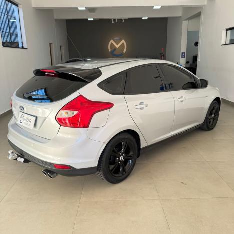 FORD Focus Hatch 1.6 16V 4P FLEX GL, Foto 8