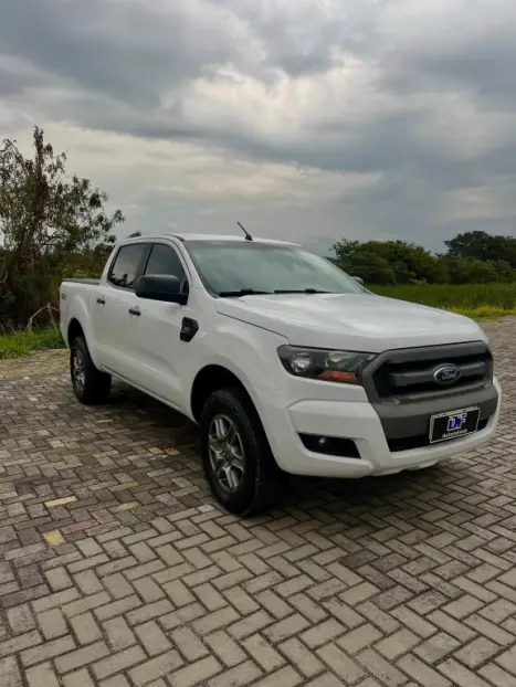 FORD Ranger 2.2 16V XLS DIESEL 4X4 CABINE DUPLA, Foto 2
