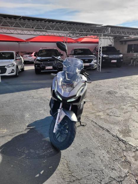 HONDA ADV 150 ABS, Foto 2
