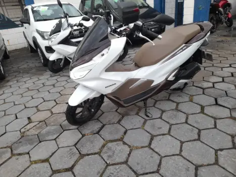 HONDA PCX 150 DLX, Foto 2