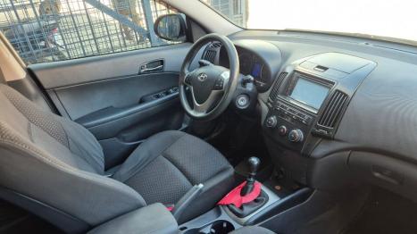 HYUNDAI I30 2.0 16V 4P, Foto 3
