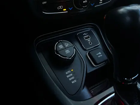 JEEP Compass 2.0 16V 4P 350 LONGITUDE 4X4 TURBO DIESEL AUTOMTICO, Foto 11