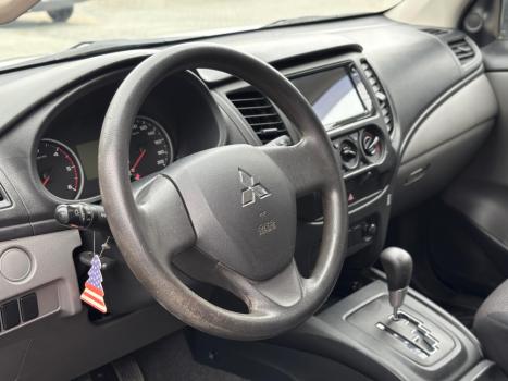 MITSUBISHI L 200 Triton 2.4 16V SPORT GLS CABINE DUPLA TURBO DIESEL, Foto 5