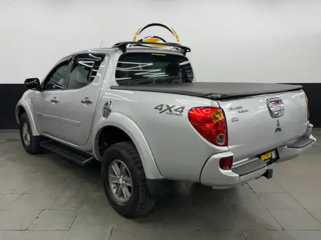 MITSUBISHI L 200 Triton 3.2 16V HPE 4X4 CABINE DUPLA TURBO DIESEL INTERCOOLER AUTOMTICO, Foto 4
