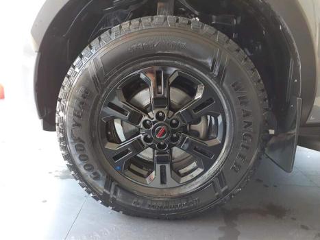 NISSAN Frontier 2.3 16V PRO4X CABINE DUPLA 4X4 BI-TURBO DIESEL AUTOMTICO, Foto 12