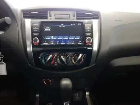 NISSAN Frontier 2.3 ATTACK CABINE DUPLA 4X4 BI-TURBO DIESEL AUTOMTICO, Foto 2