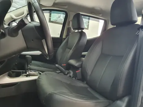 NISSAN Frontier 2.3 16V XE 4X4 CABINE DUPLA BI-TURBO DIESEL AUTOMTICO, Foto 6