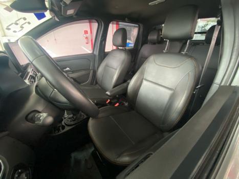 RENAULT Oroch 1.3 16V 4P OUTSIDER TURBO TCe AUTOMTICO CVT, Foto 8