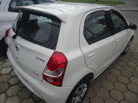 TOYOTA Etios Hatch 1.3 16V 4P FLEX XS, Foto 2