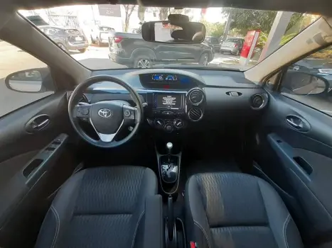 TOYOTA Etios Hatch 1.5 16V 4P FLEX XS AUTOMTICO, Foto 5