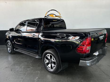 TOYOTA Hilux Caminhonete 2.8 16V SRX 4X4 TURBO DIESEL CABINE DUPLA AUTOMTICO, Foto 4