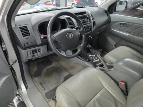 TOYOTA Hilux Caminhonete 3.0 4P 4X4 SRV TURBO DIESEL CABINE DUPLA, Foto 14