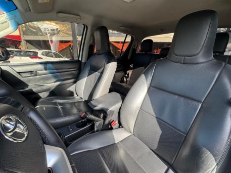 TOYOTA Hilux Caminhonete 2.8 4P 4X4 DIESEL CABINE DUPLA, Foto 14