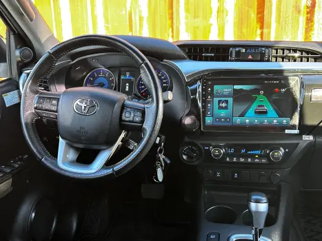 TOYOTA Hilux Caminhonete 2.7 16V 4P SRV FLEX 4X4  CABINE DUPLA AUTOMTICO, Foto 9
