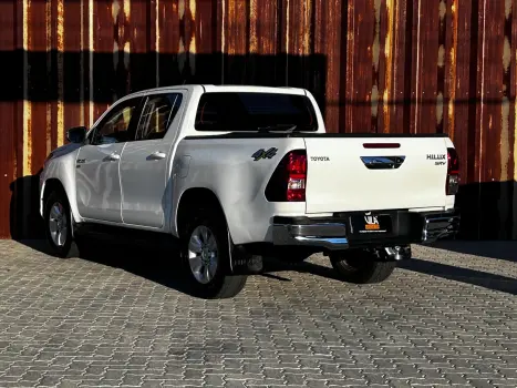 TOYOTA Hilux Caminhonete 2.7 16V 4P SRV FLEX 4X4  CABINE DUPLA AUTOMTICO, Foto 15