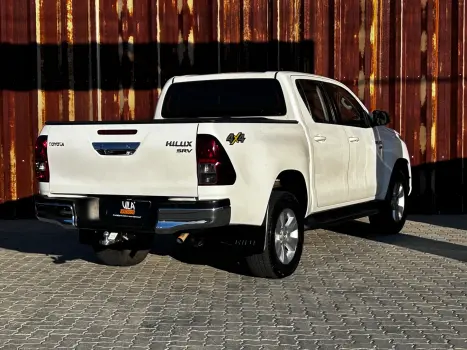 TOYOTA Hilux Caminhonete 2.7 16V 4P SRV FLEX 4X4  CABINE DUPLA AUTOMTICO, Foto 18