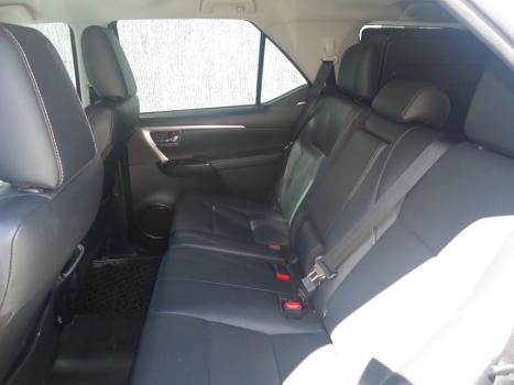 TOYOTA Hilux SW4 2.8 16V 4P SRX PLATINUM 4X4 7 LUGARES TURBO DIESEL AUTOMTICO, Foto 3