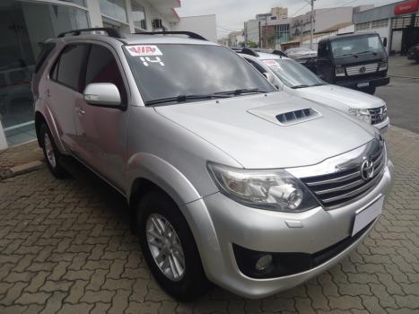 TOYOTA Hilux SW4 3.0 V6 12V 4P SRV TURBO DIESEL AUTOMTICO, Foto 1