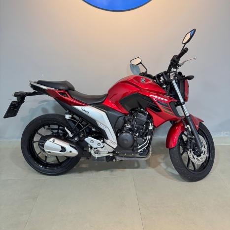 YAMAHA FZ6 Fazer 600 S, Foto 1