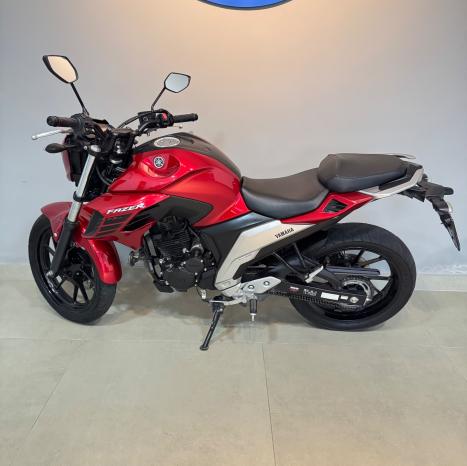 YAMAHA FZ6 Fazer 600 S, Foto 3