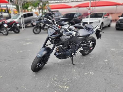 YAMAHA MT-03 300 ABS, Foto 1
