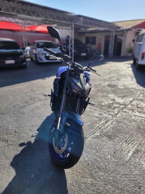 YAMAHA MT-09 850 ABS, Foto 2