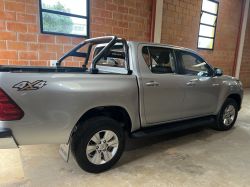 TOYOTA Hilux Caminhonete 2.8 16V SRV 4X4 DIESEL CABINE DUPLA AUTOMTICO