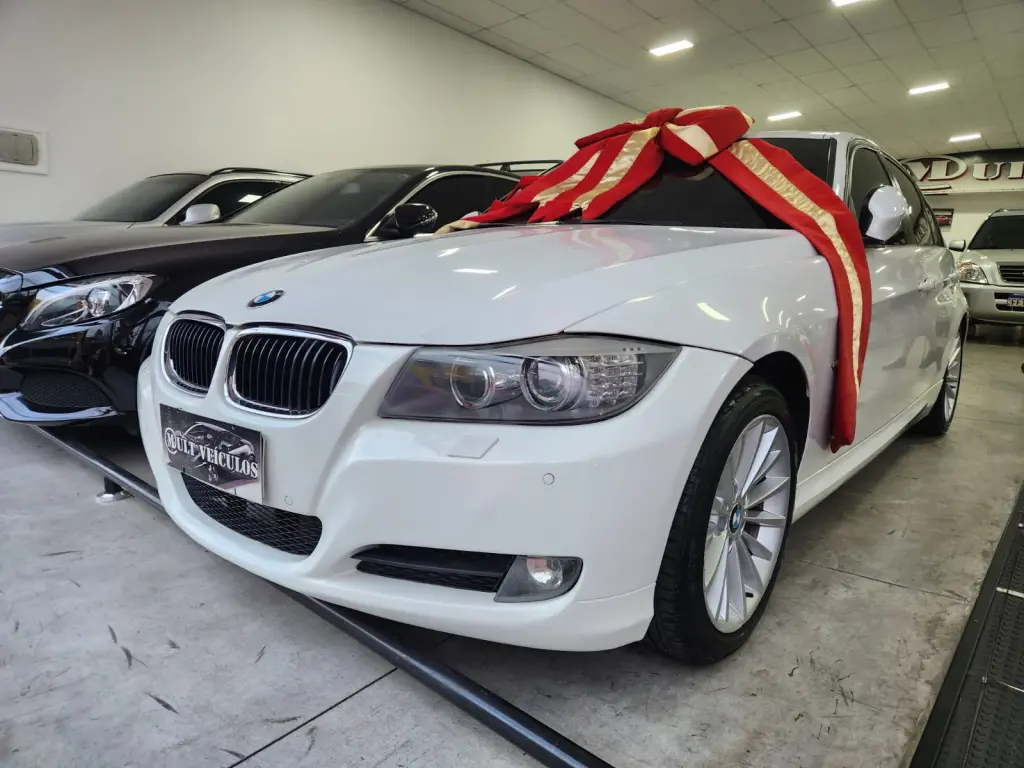 BMW 320I - Foto