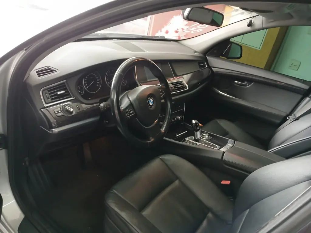 BMW 320I - Foto