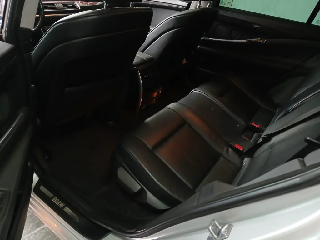 BMW 320I - Foto