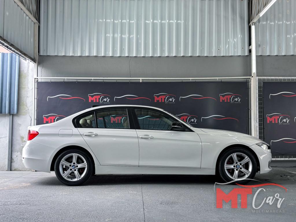 BMW 320I - Foto