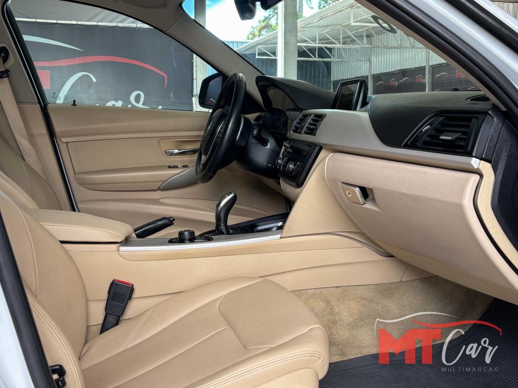 BMW 320I - Foto