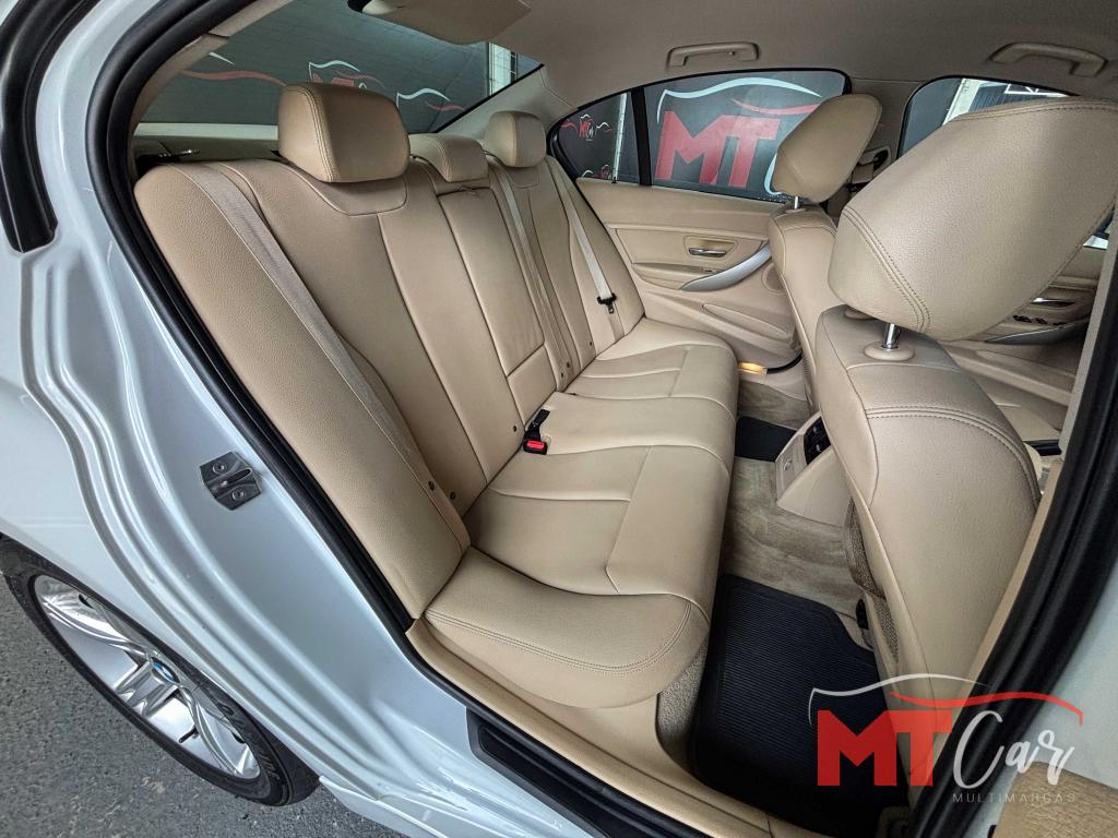 BMW 320I - Foto