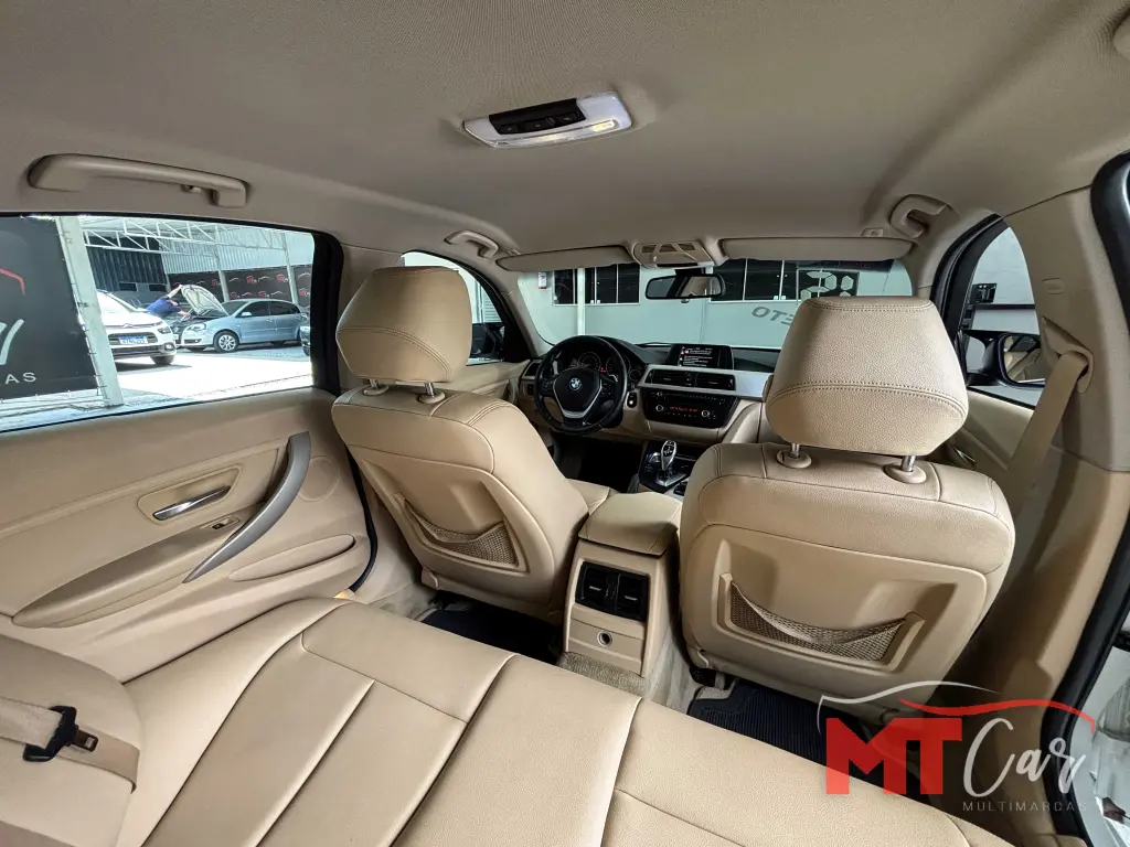 BMW 320I - Foto