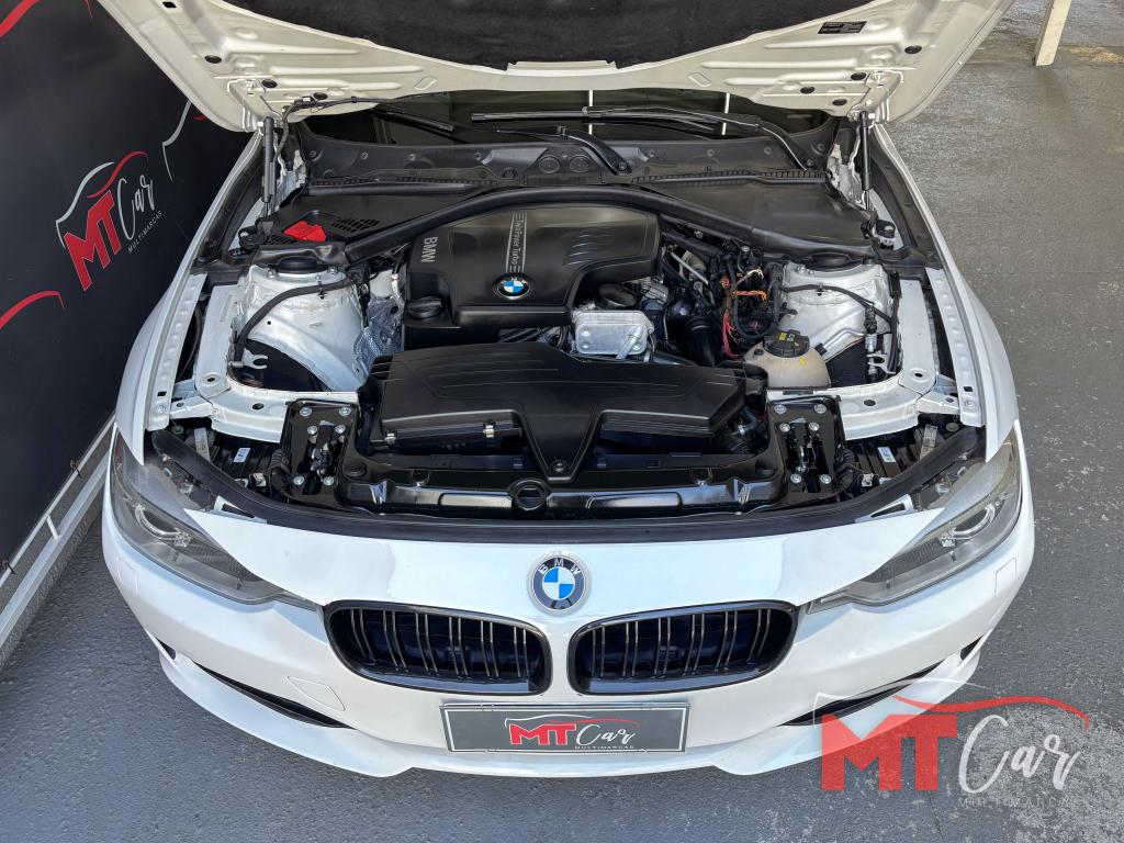 BMW 320I - Foto