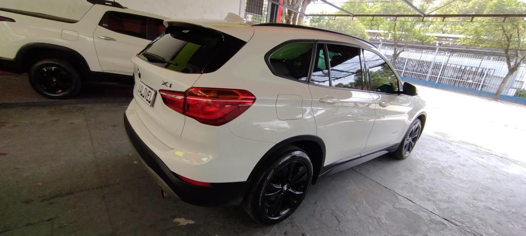 BMW X1 - Foto