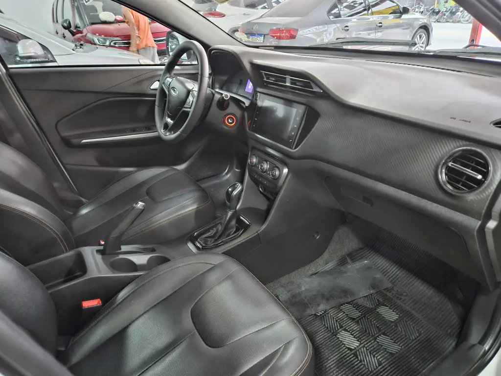 CHERY Tiggo 2 - Foto